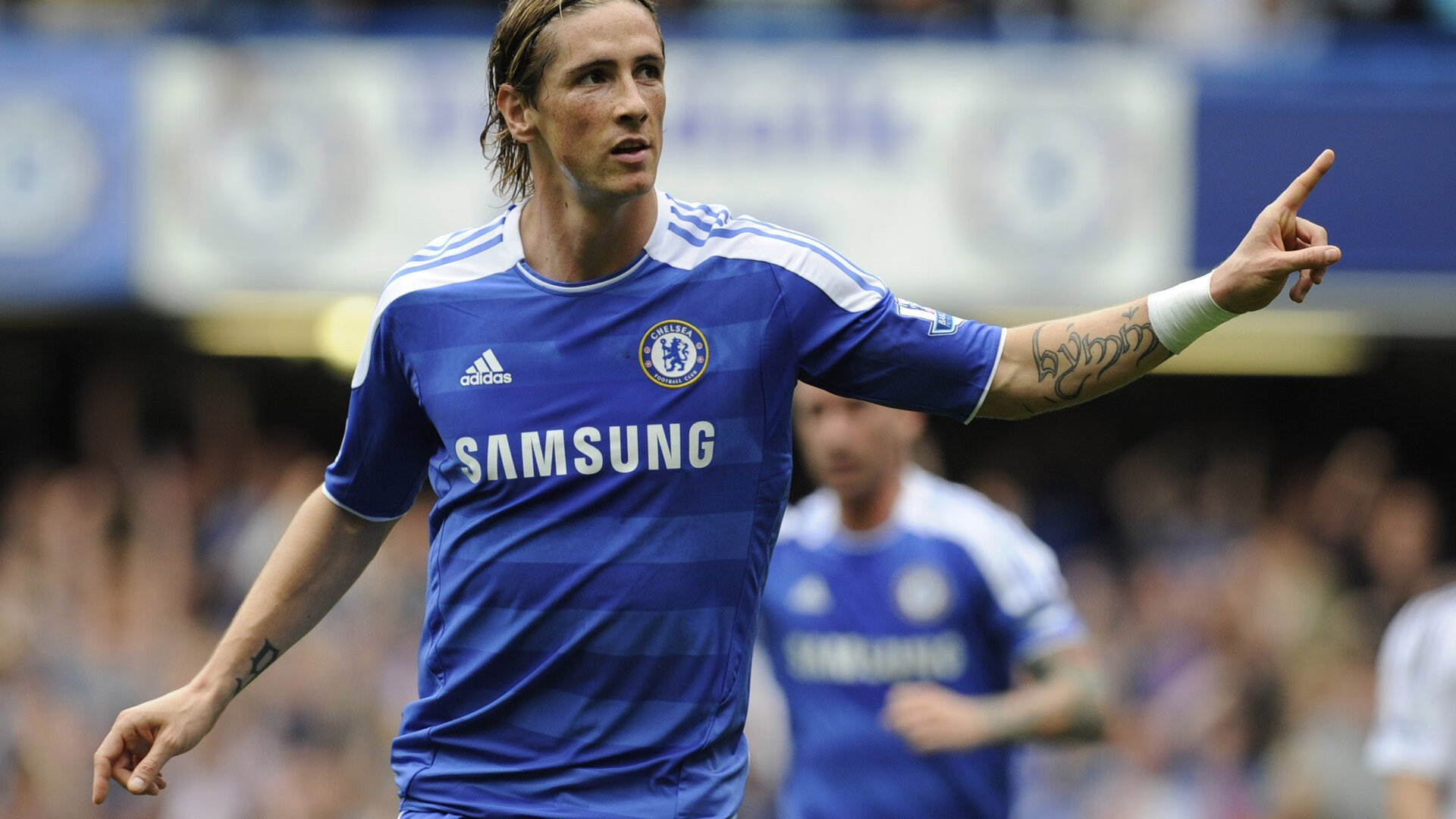 林丹走进乡村小学推广羽毛球运动，羽毛球国家队林丹